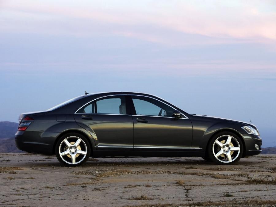  Mercedes-Benz S500 4Matic 2007 года  (фото 16 из 45)